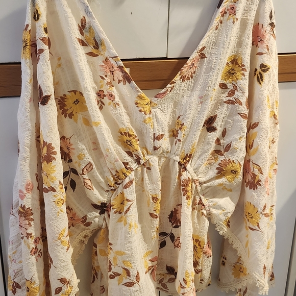 NWT- Nordstrom Bloomfield Large Ivory multi floral shirt . $16 - Picture 12 of 16
